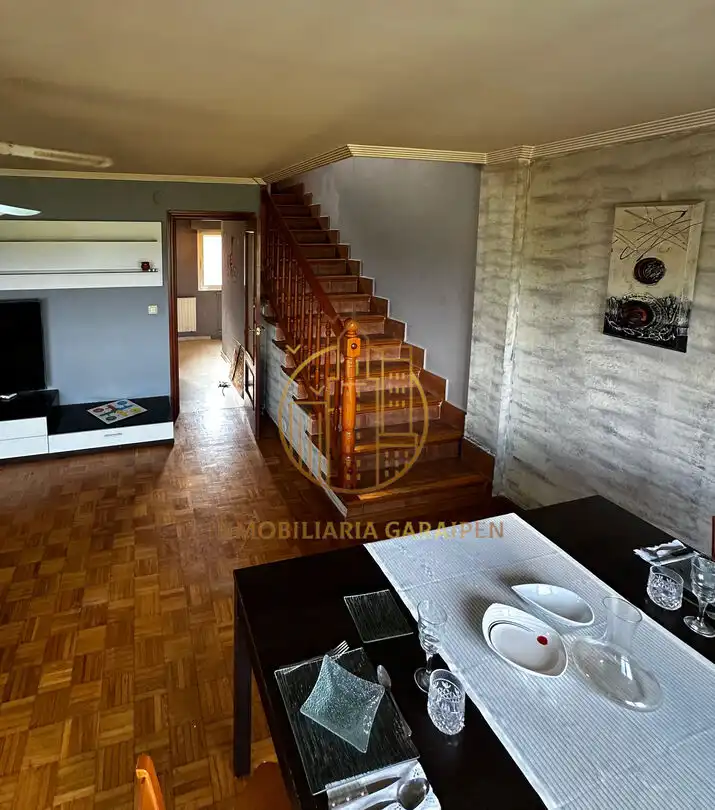 Casa adosada en venda en Funes amb Traster