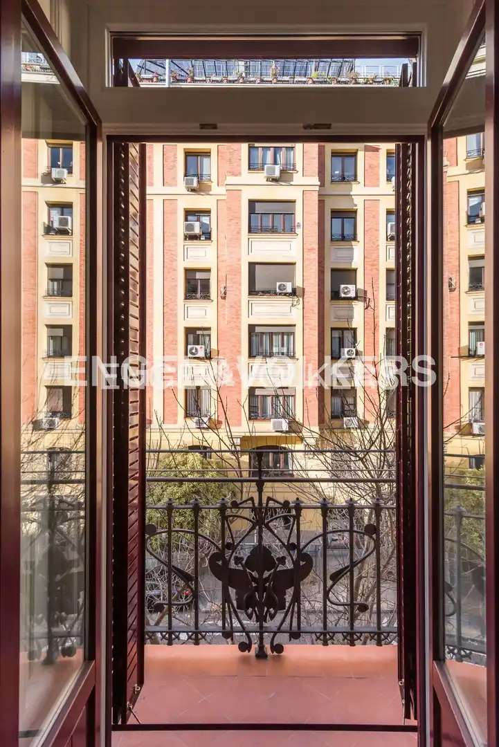 Außenansicht von Wohnung zur Miete in Madrid mit Klimaanlage, Heizung und Abstellraum