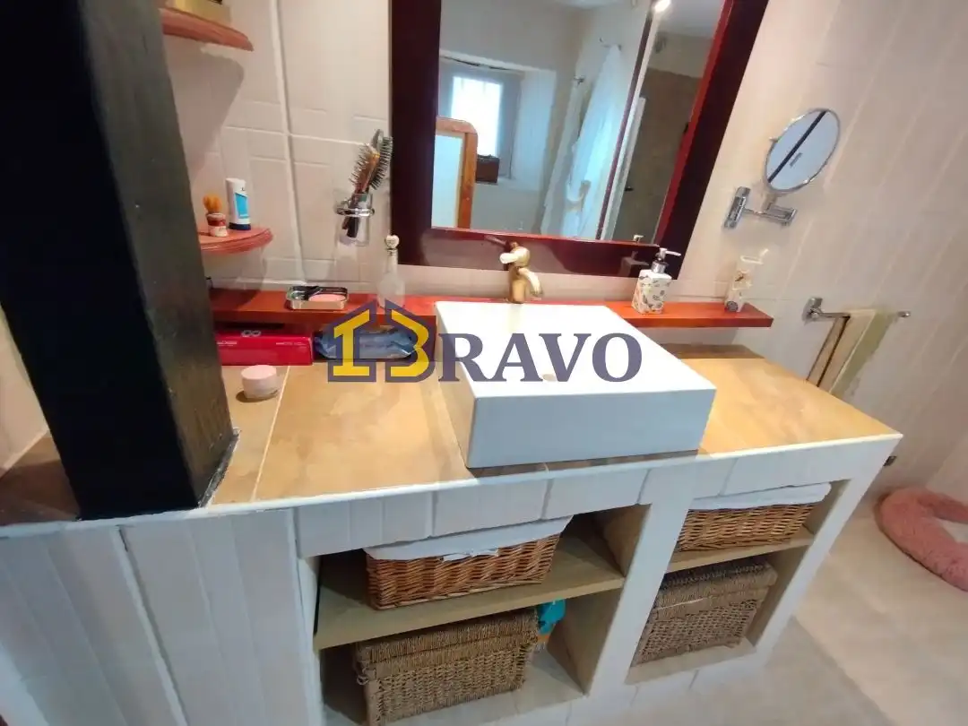 Bathroom of Houses for sale in Medina de Pomar, Burgos