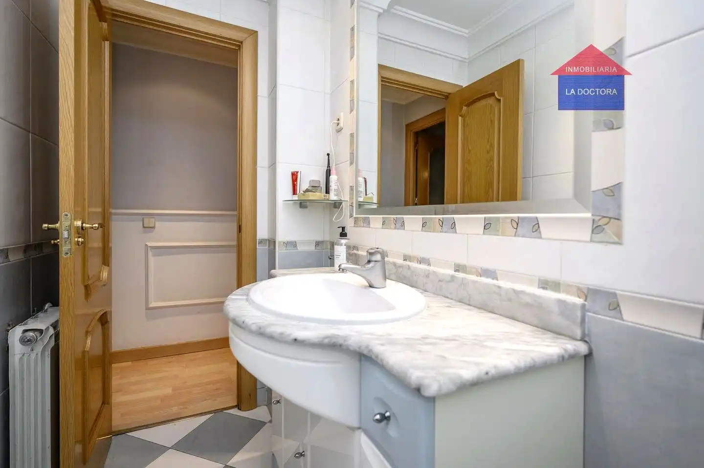 Baño de Piso en venta en Navalcarnero con Calefacción, Terraza y Trastero