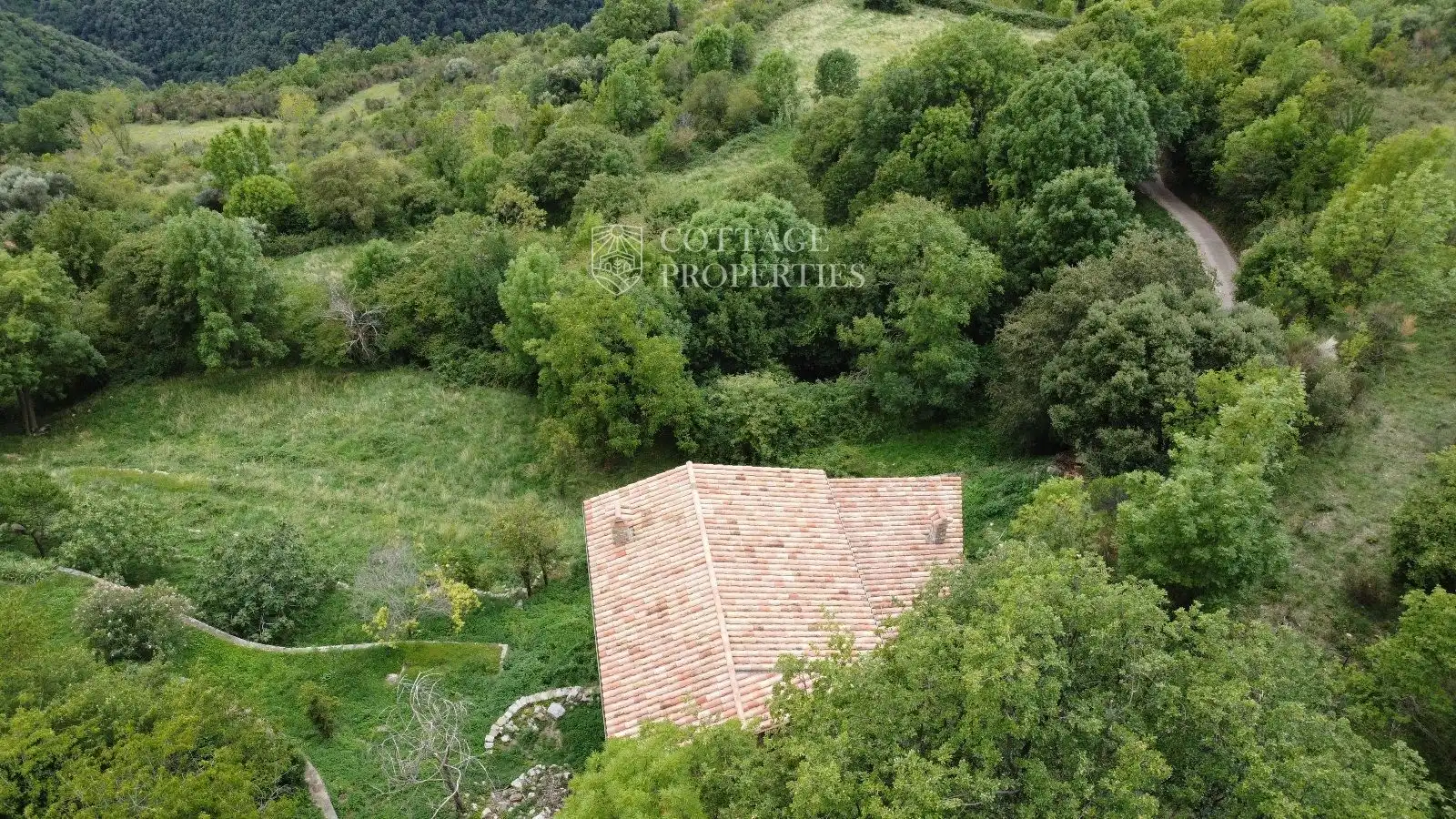 Finca rústica en venda en Montagut i Oix