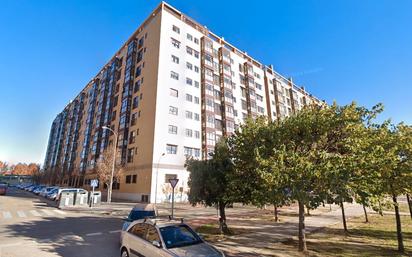 Vista exterior de Àtic en venda en  Madrid Capital amb Aire condicionat, Calefacció i Jardí privat