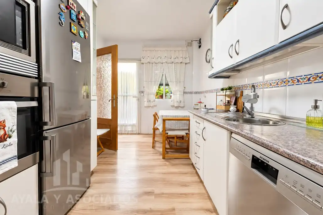 Casa aparellada amb jardí en venda a Cartagena ciudad, imagen 10