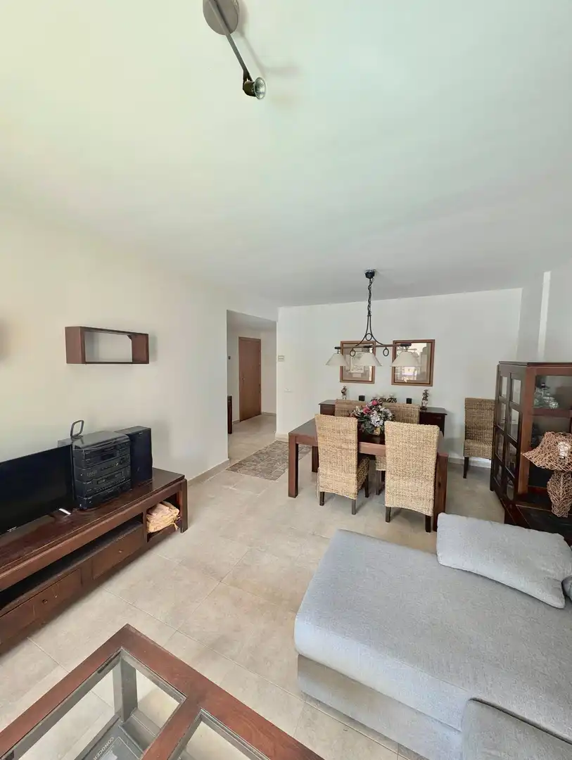 Appartement compact avec terrasse à louer à REI EN JAUME, imagen 4