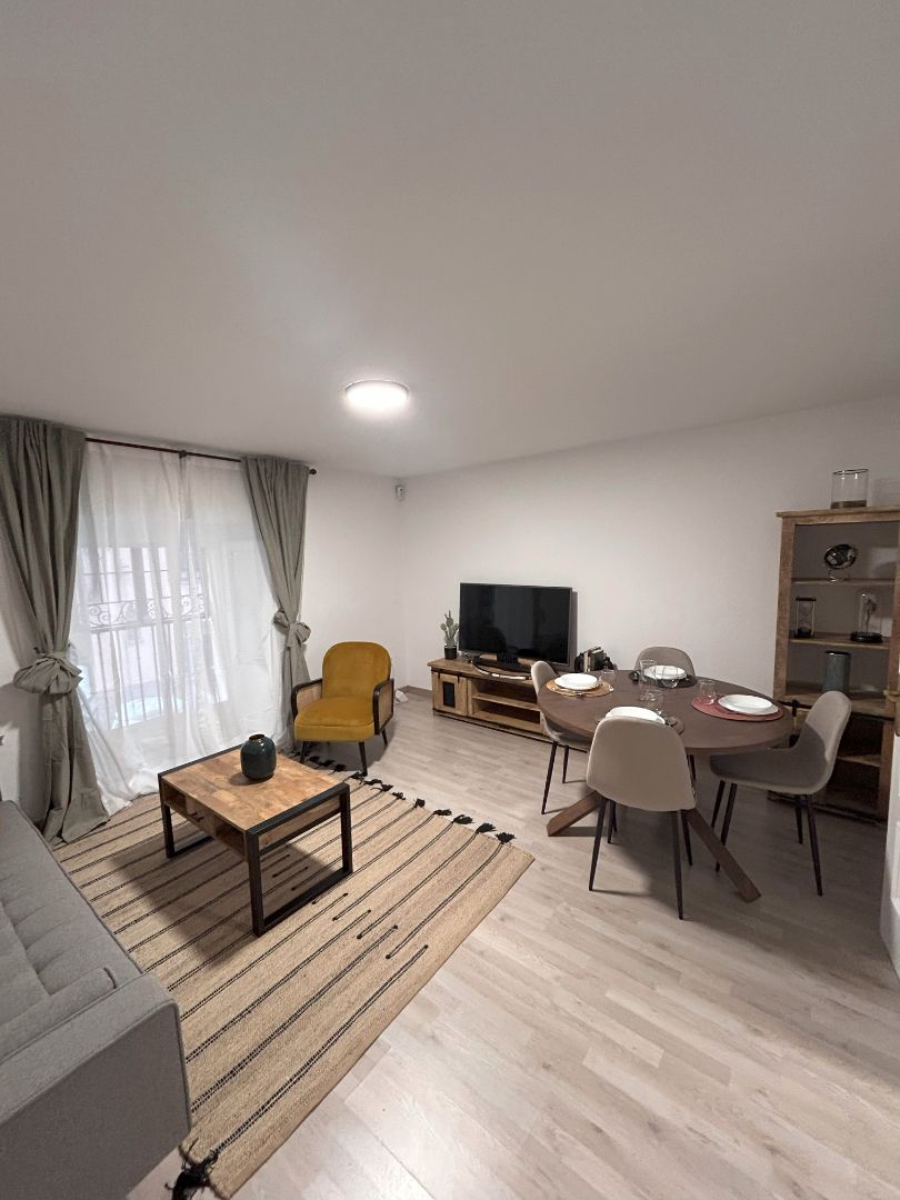 Sala d'estar de Pis de lloguer en  Madrid Capital amb Aire condicionat, Calefacció i Parquet