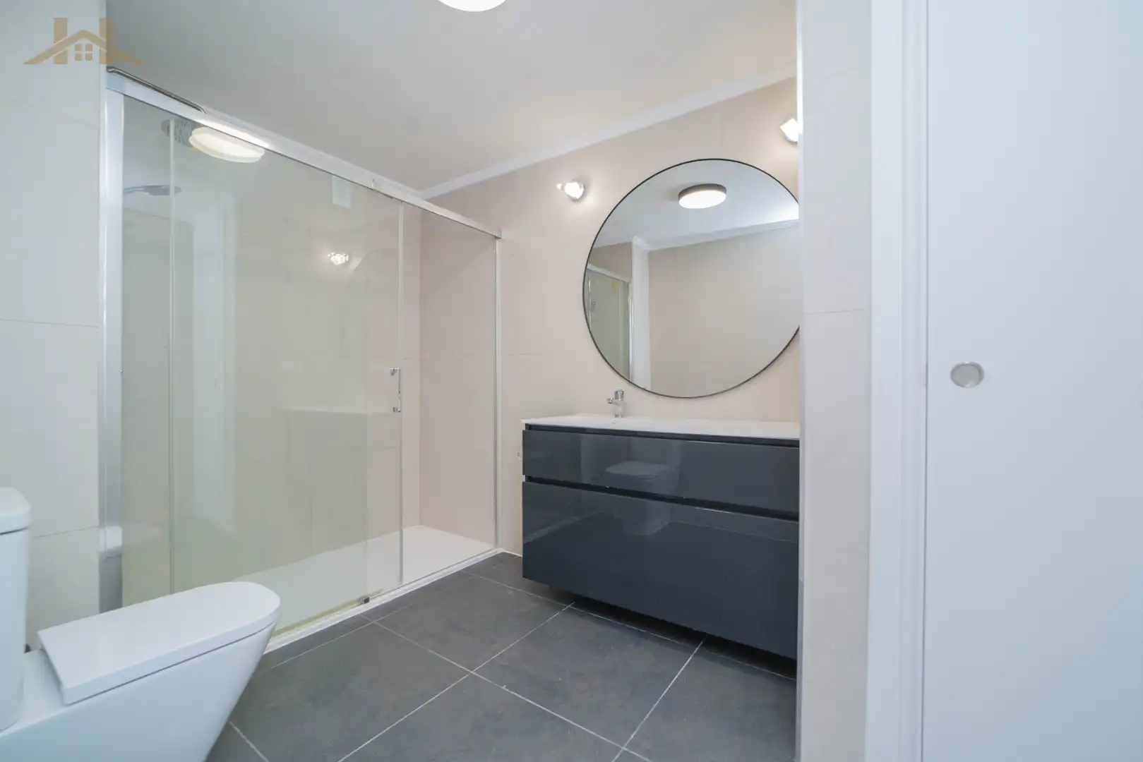 Baño de Casa adosada en venta en Las Rozas de Madrid con Aire acondicionado, Calefacción y Jardín privado