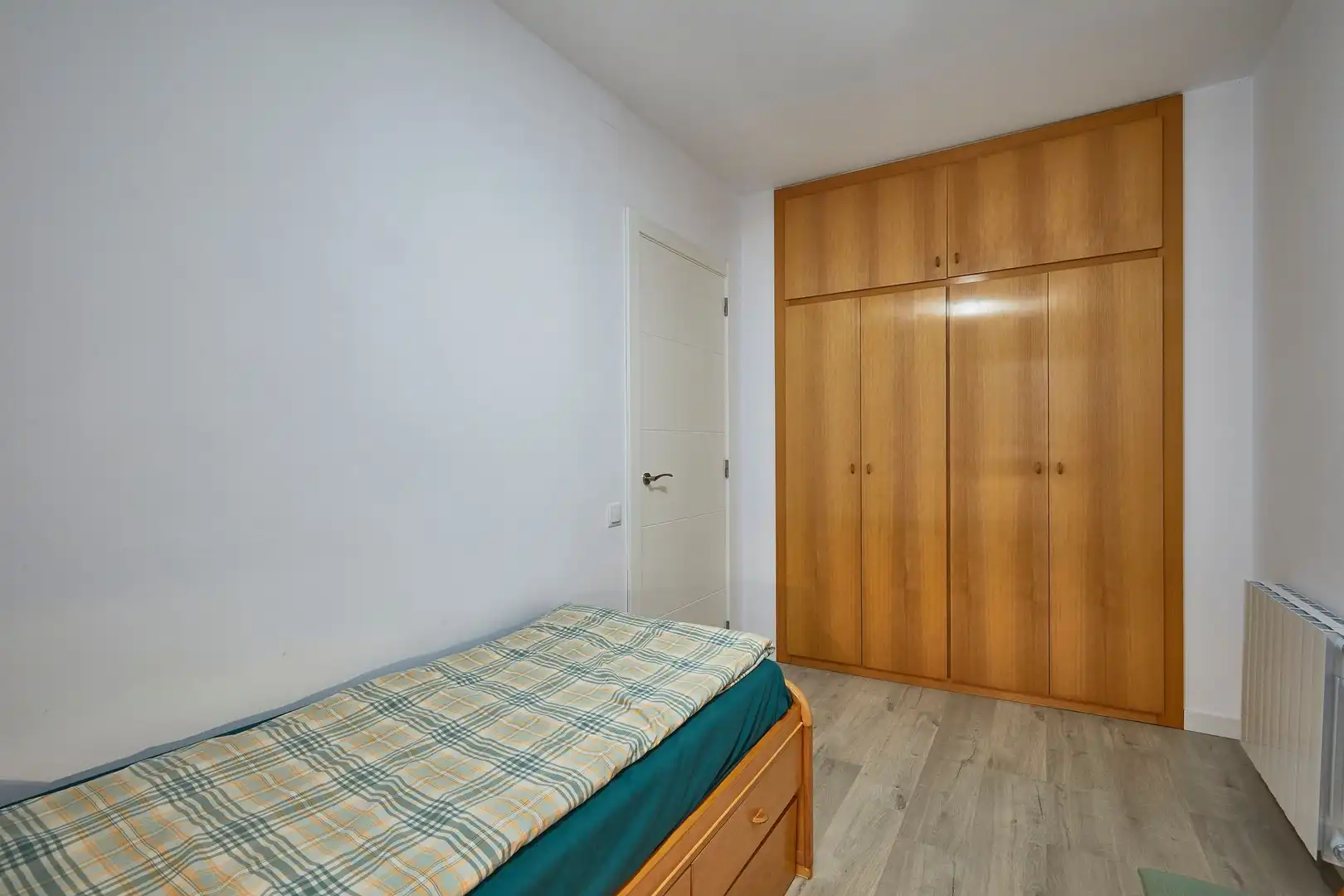 Schlafzimmer von Wohnung zum Verkauf in Barcelona mit Klimaanlage, Parkett und Ofen