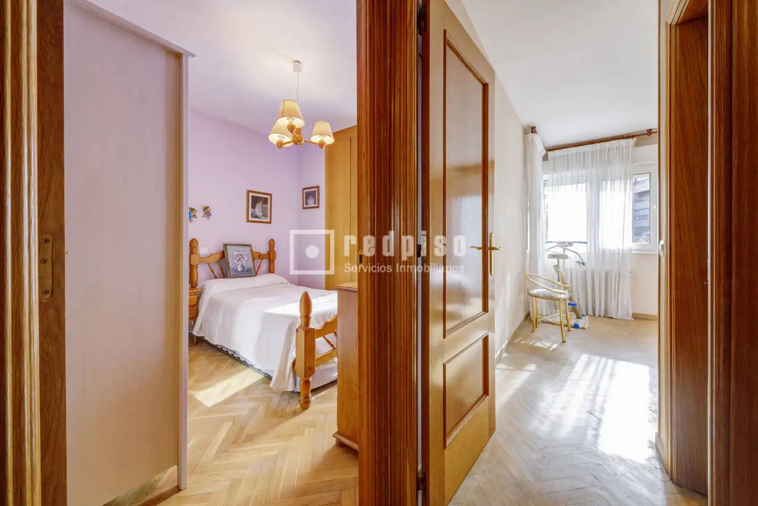 Bedroom of Flat for sale in Pozuelo de Alarcón  with Heating, Private garden and Parquet flooring