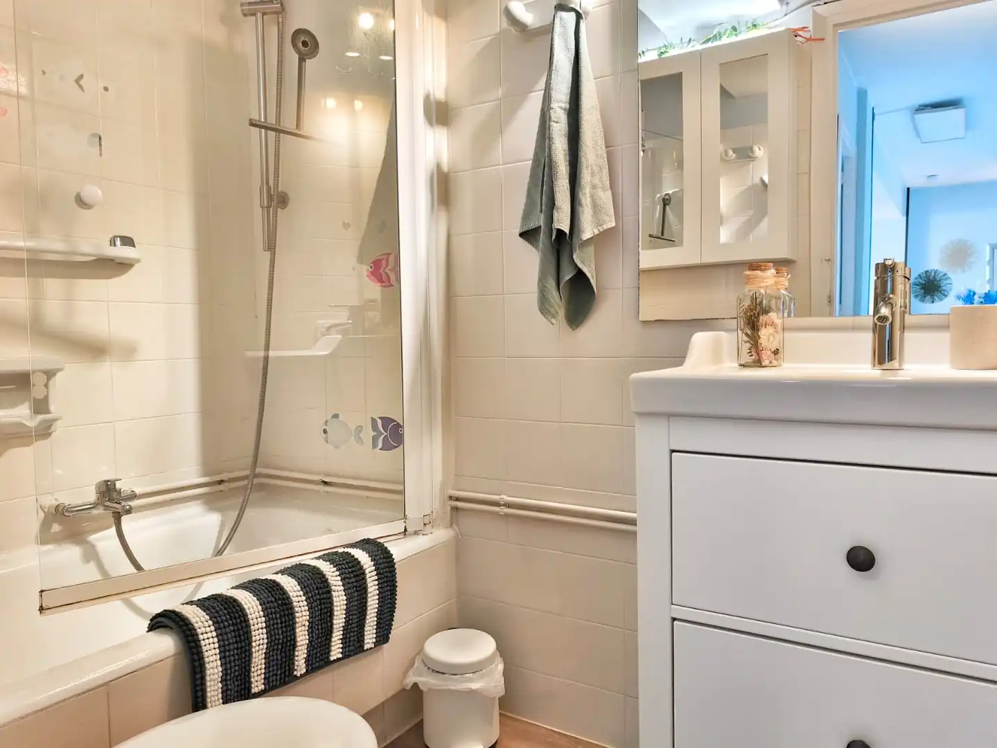 Badezimmer von Wohnung zum Verkauf in Lloret de Mar mit Heizung, Privatgarten und Terrasse