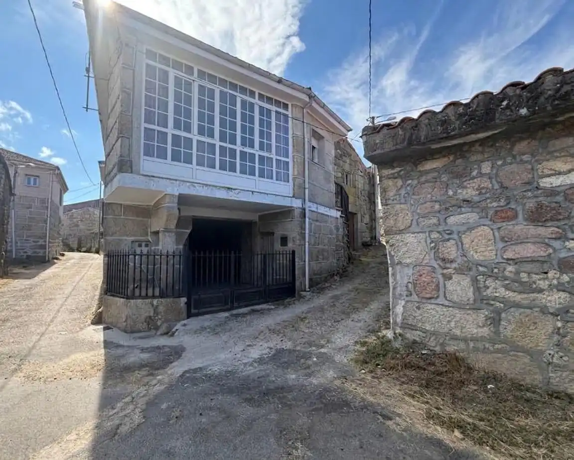 Exterior view of Houses for sale in Calvos de Randín  with Balcony