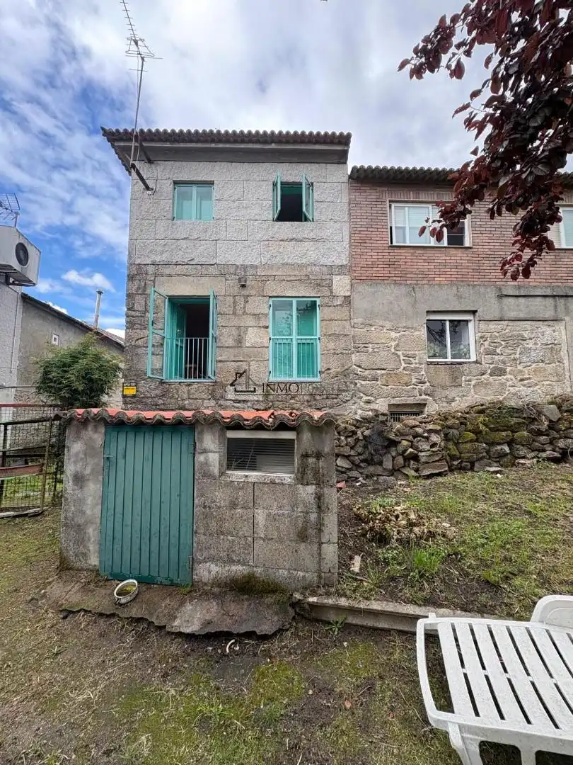Vista exterior de Casa o chalet de alquiler en Pontevedra Capital  con Calefacción, Jardín privado y Amueblado