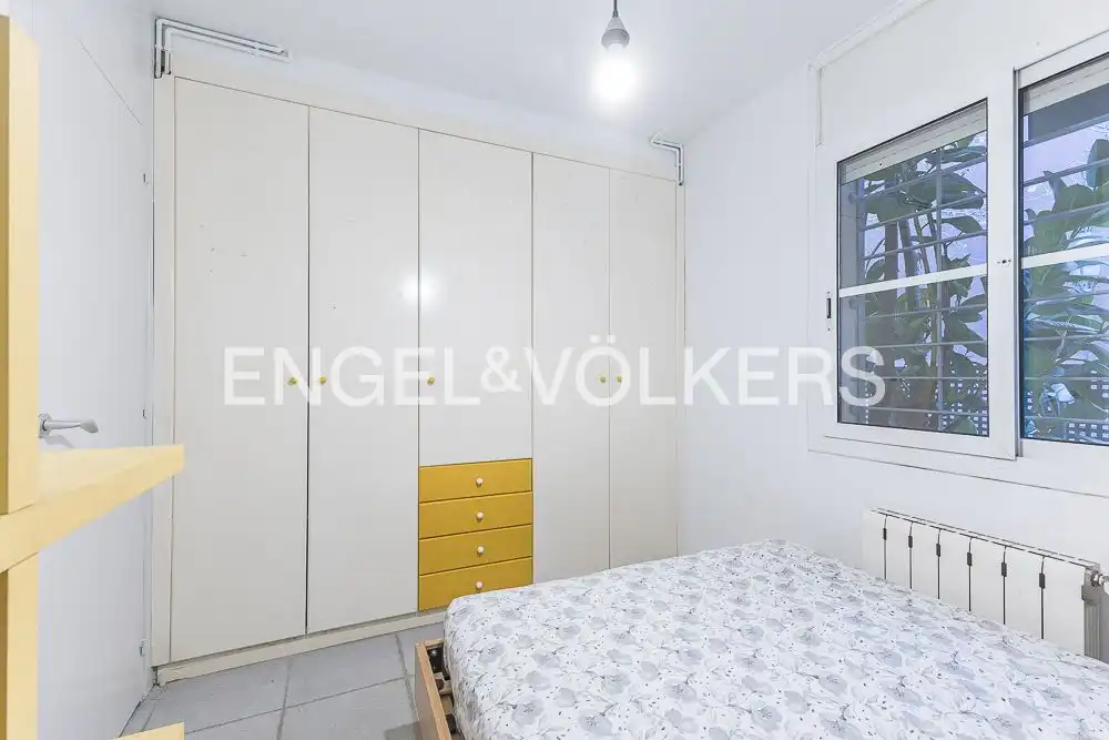 Dormitori de Casa o xalet en venda en L'Hospitalet de Llobregat amb Aire condicionat, Calefacció i Parquet