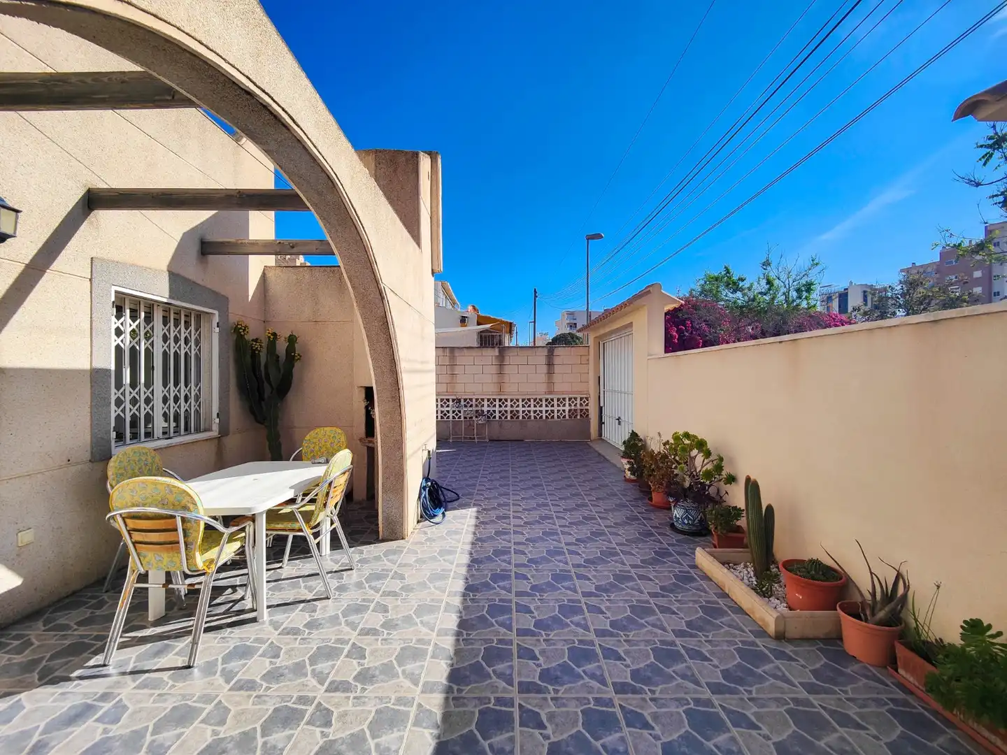 Terraza de Casa adosada en venta en Torrevieja con Aire acondicionado, Jardín privado y Terraza
