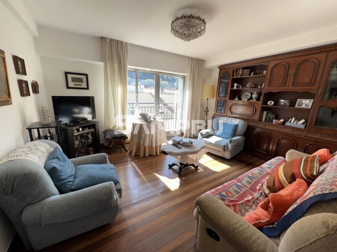 Living room of Flat for sale in Arrasate / Mondragón  with Balcony
