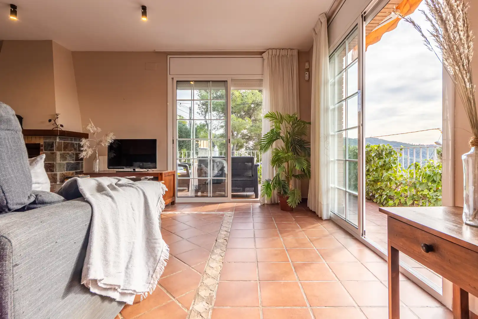 Chalet con terraza en venta en Carrer dels Pirineus, imagen 6