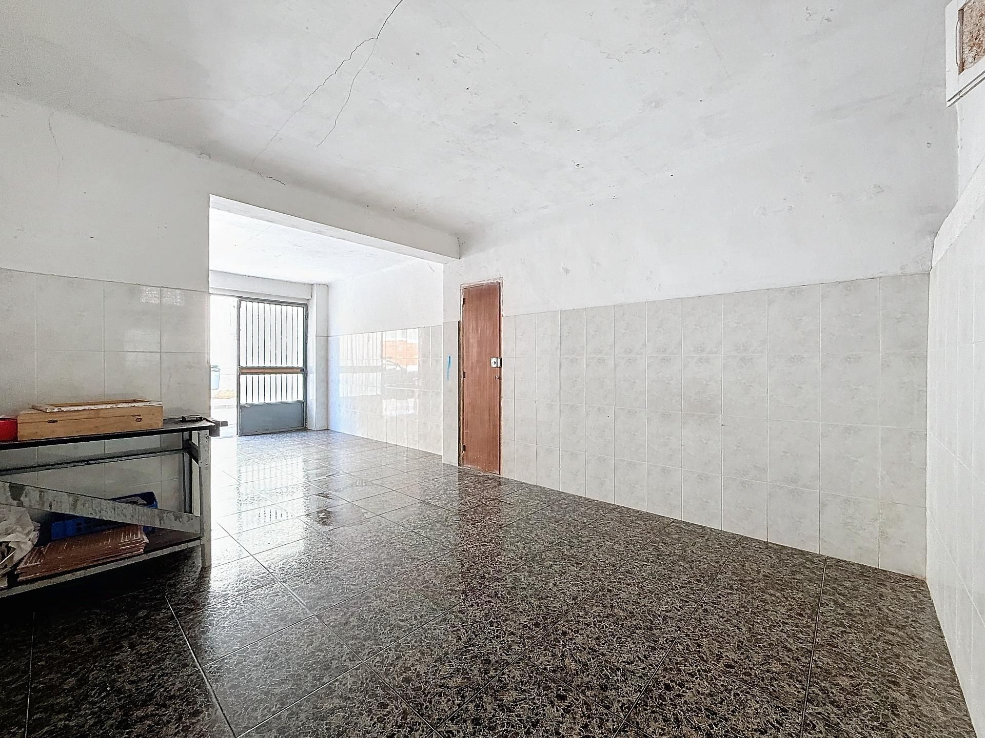 Premises for sale in Onil