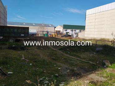 Terreny industrial en venda a Torreperogil