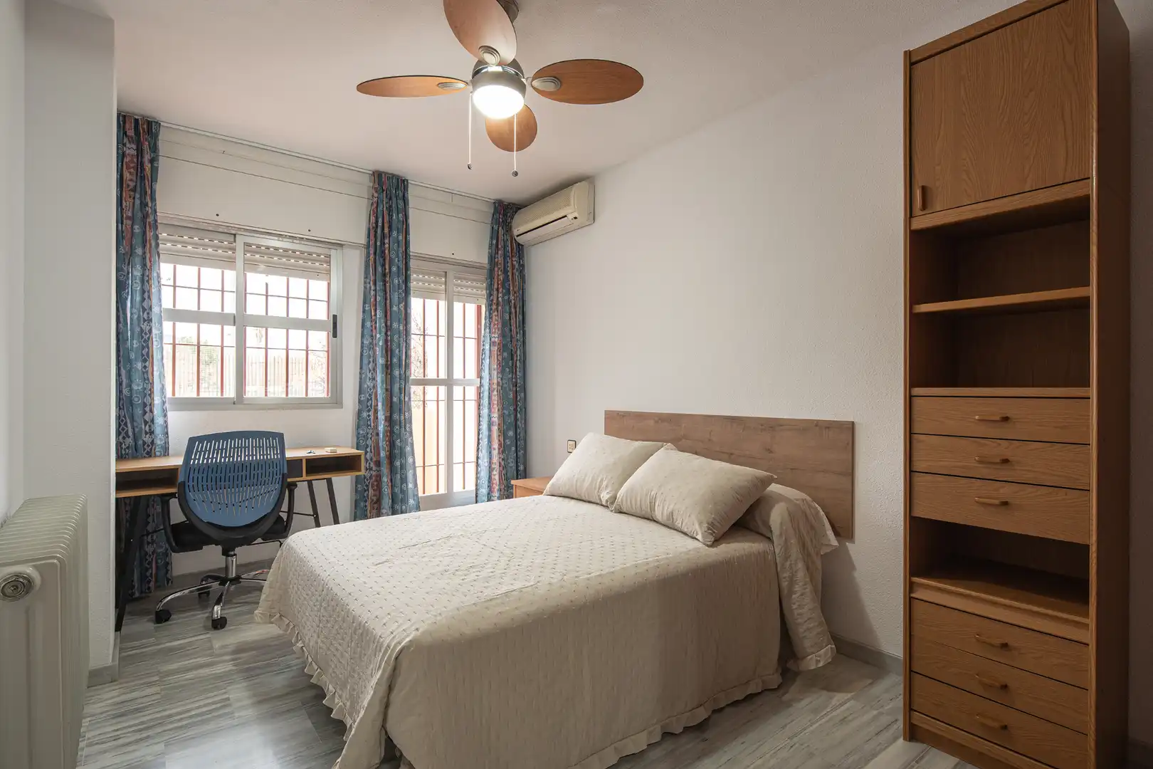 Casa adosada en venta en Angustias - Chana - Encina