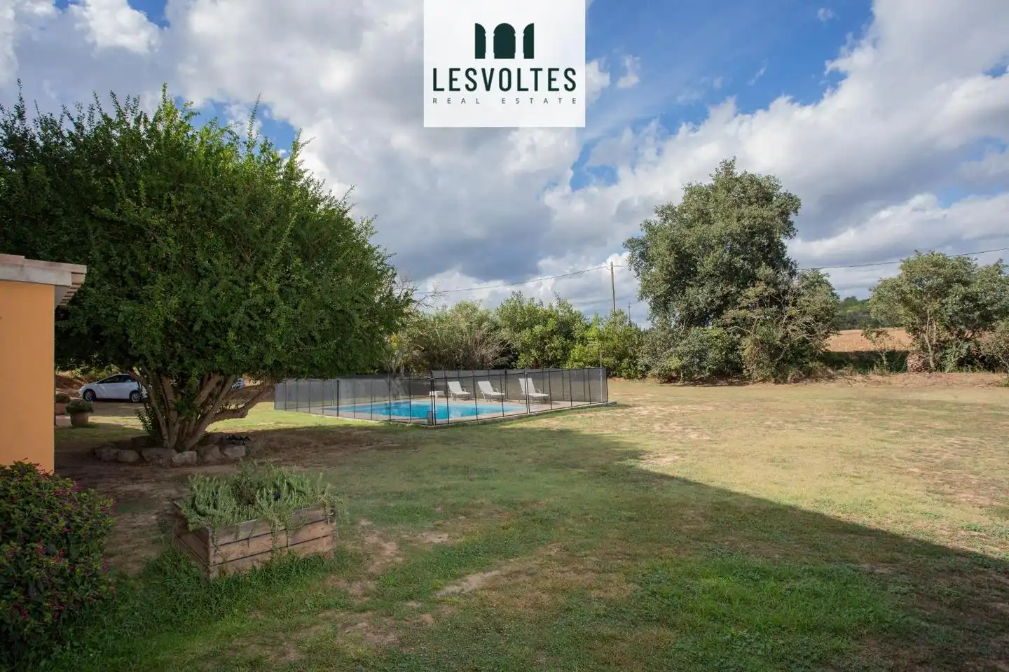 Houses for sale in Rupià  with Air Conditioner, Heating and Private garden