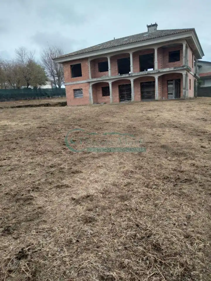 Casa o xalet en venda en Redondela amb Calefacció, Jardí privat i Terrassa