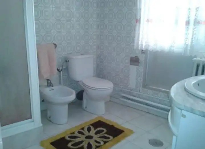 Baño de Piso en venta en Monforte de Lemos con Calefacción, Trastero y Amueblado