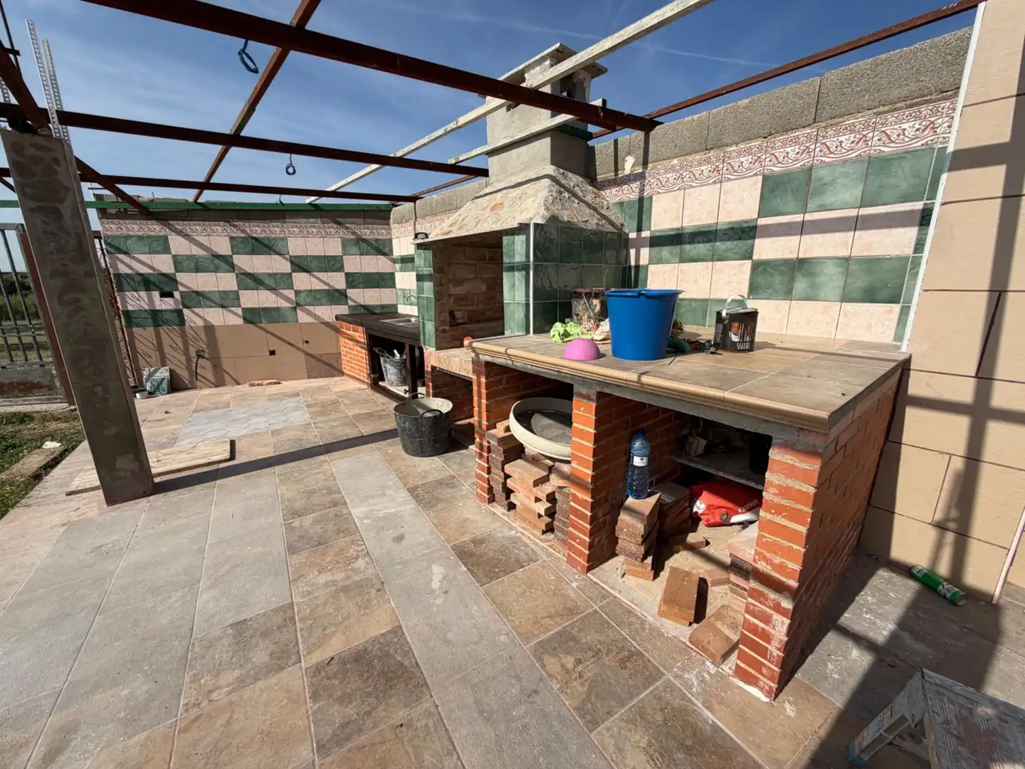 Terrassa de Casa o xalet en venda en Villar del Arzobispo amb Jardí privat, Terrassa i Traster