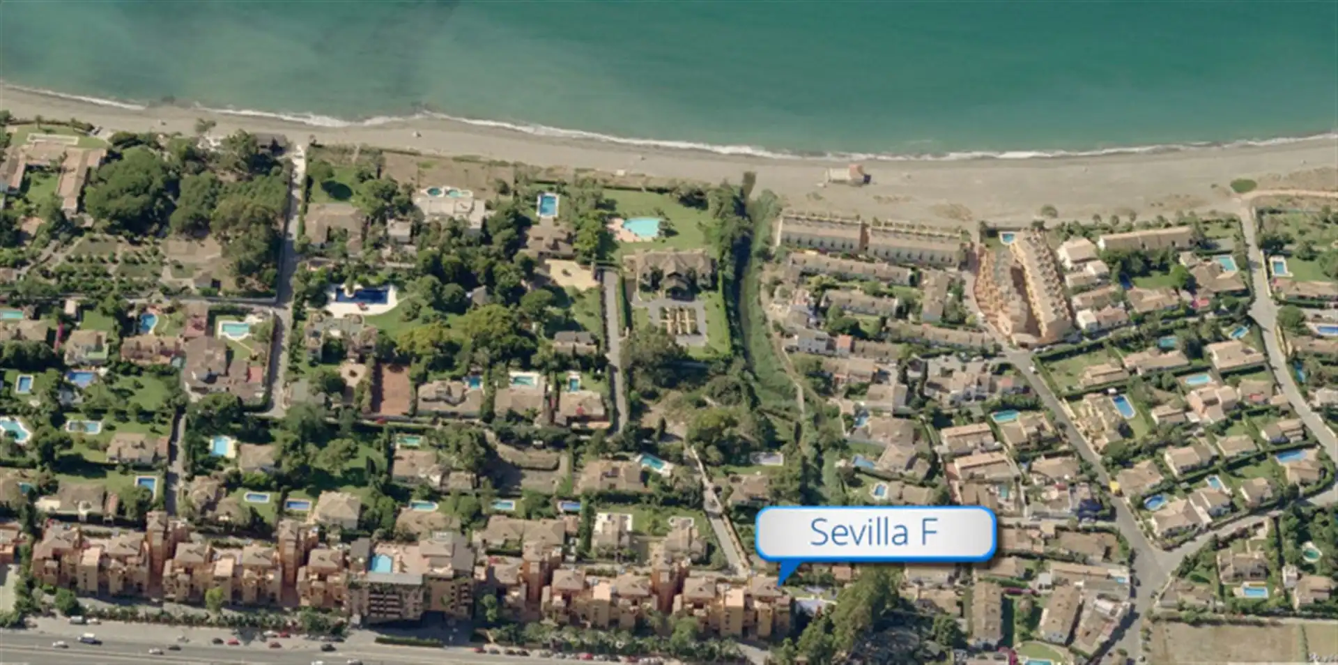Vista exterior de Apartament en venda en Estepona amb Aire condicionat i Terrassa