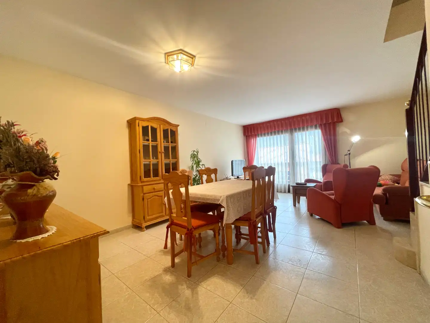 Comedor de Casa adosada en venta en Sant Joan de les Abadesses con Calefacción, Jardín privado y Trastero