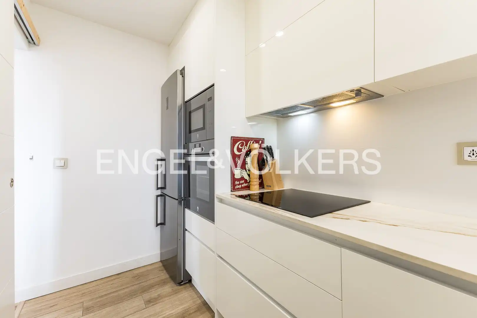Cocina de Piso en venta en L'Hospitalet de Llobregat con Aire acondicionado, Calefacción y Balcón