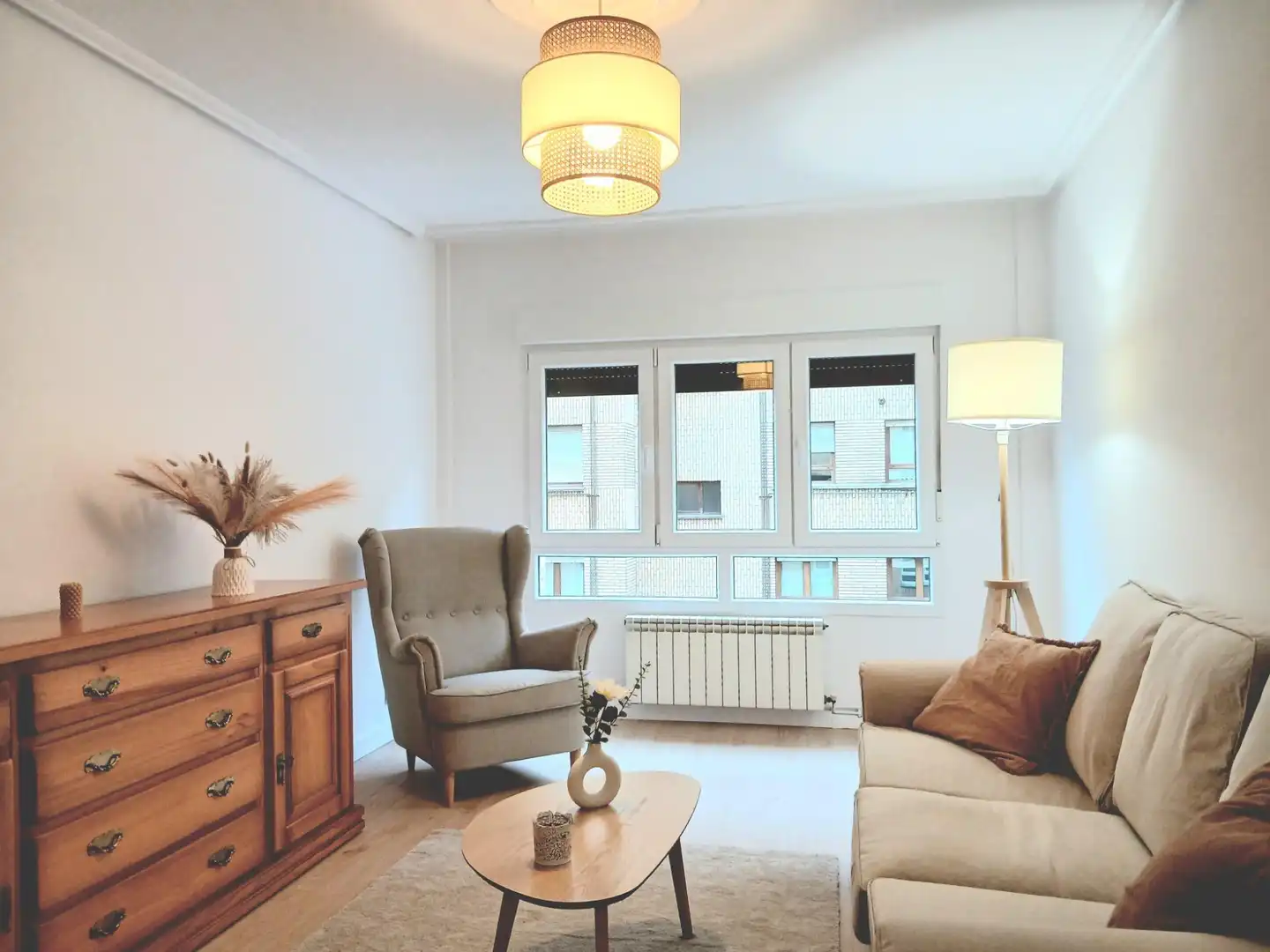 Living room of Flat for rent in Oviedo   with Heating and Furnished