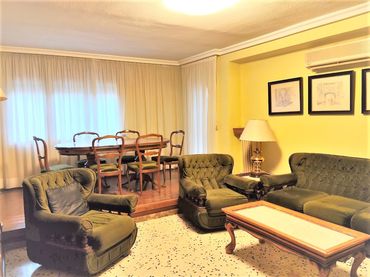 Wohnung mit Balkon zum Verkauf in Instituts - Universitat