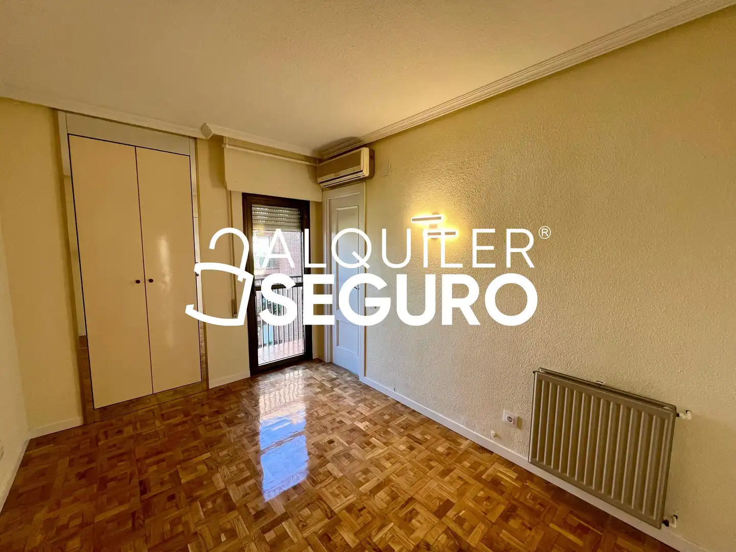 Bedroom of Flat for rent in Madrid  with Air Conditioner, Heating and Terrace