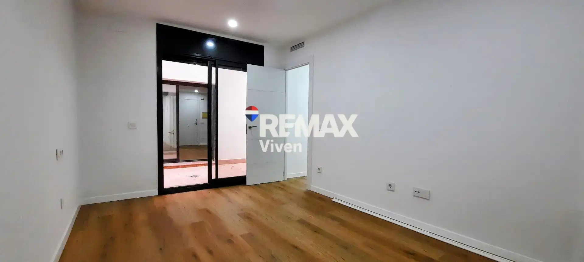 Ground floor for sale in Vilanova i la Geltrú  with Air Conditioner, Heating and Parquet flooring