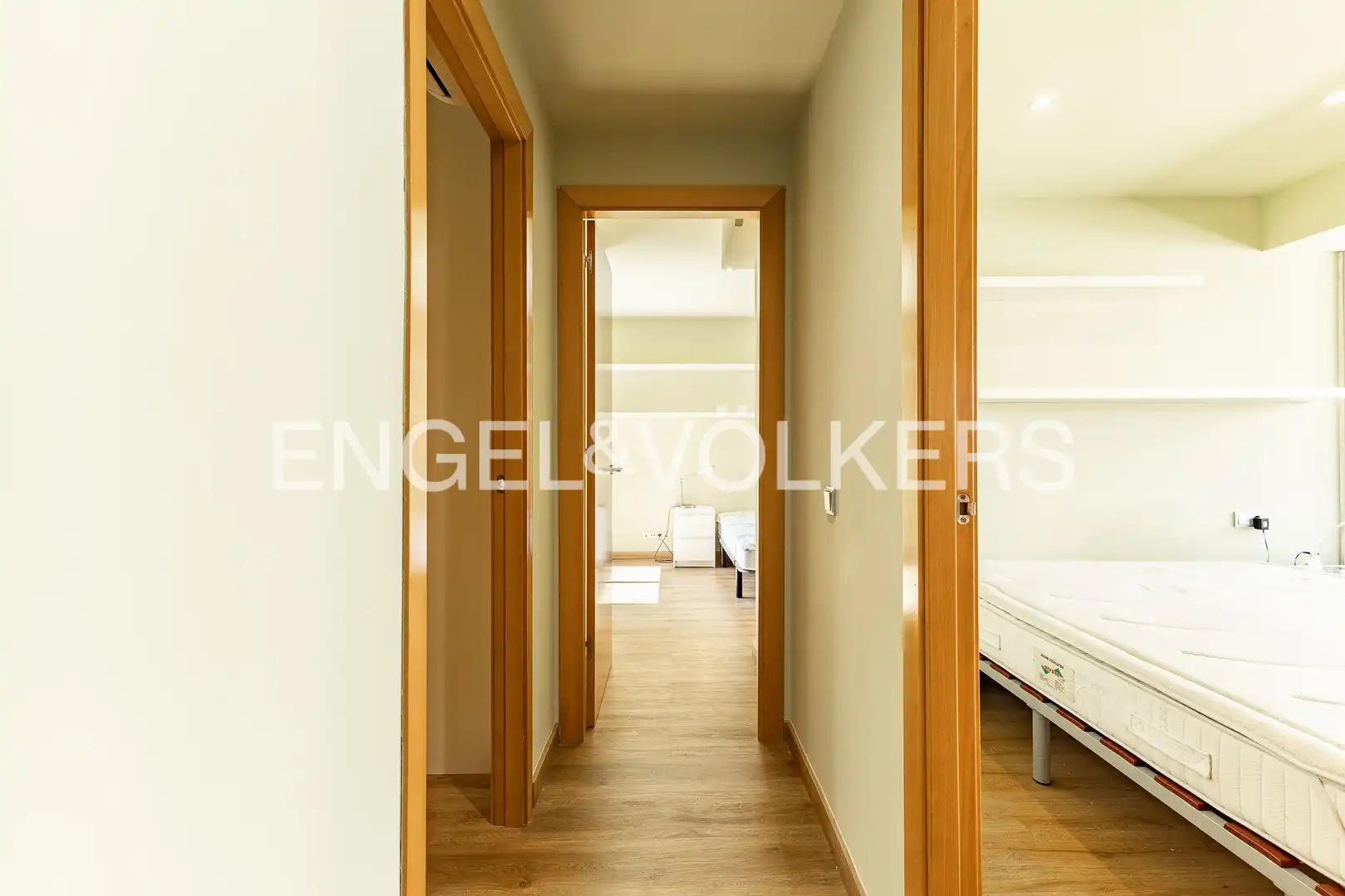 Flat for rent in Barcelona  with Air Conditioner, Heating and Terrace