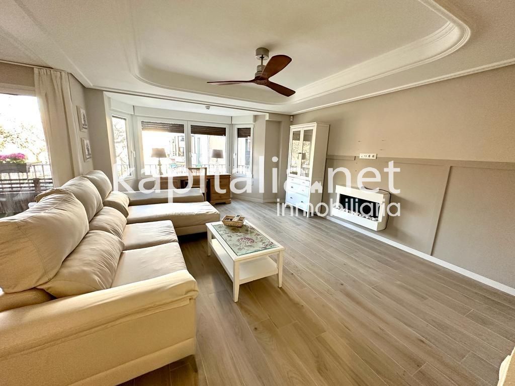 Living room of Flat for sale in Ontinyent  with Air Conditioner, Heating and Balcony