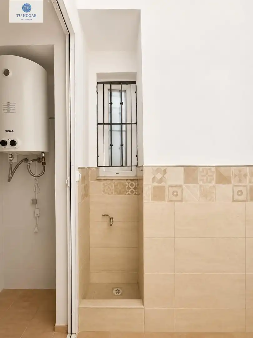 Bathroom of Detached homes for rent in Alcalá de Guadaira  with Terrace and Storage room