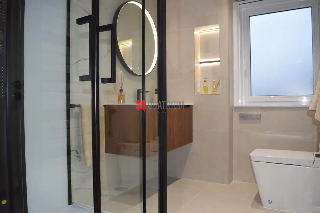 Bathroom of Houses for sale in Santiago de Compostela   with Heating, Private garden and Storage room