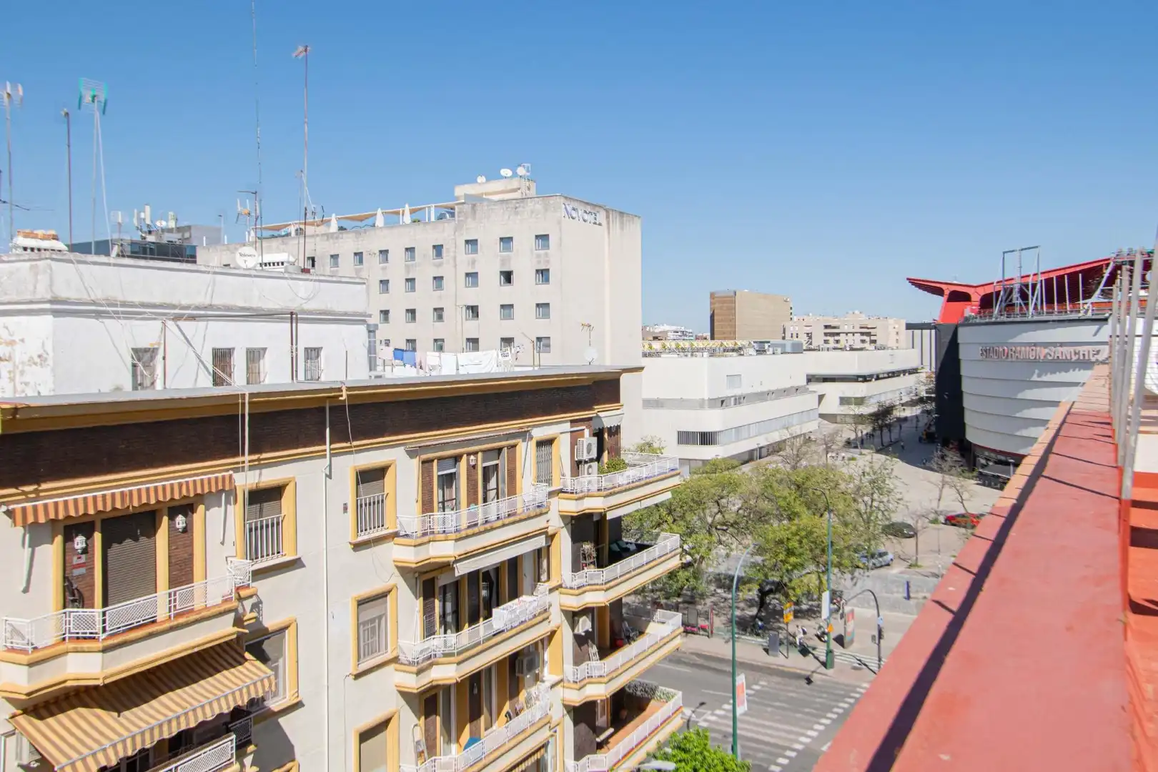 Exterior view of Flat for sale in Sevilla  with Air Conditioner, Heating and Storage room