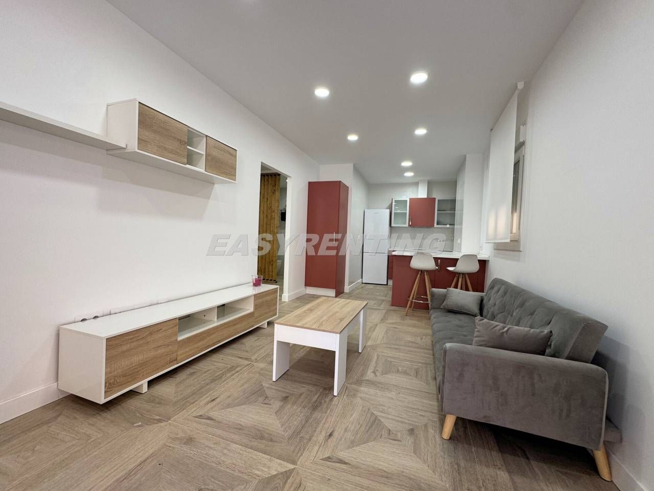Sala d'estar de Pis de lloguer en La Línea de la Concepción amb Moblat