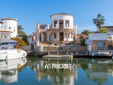 Detached house for sale in Fluvia