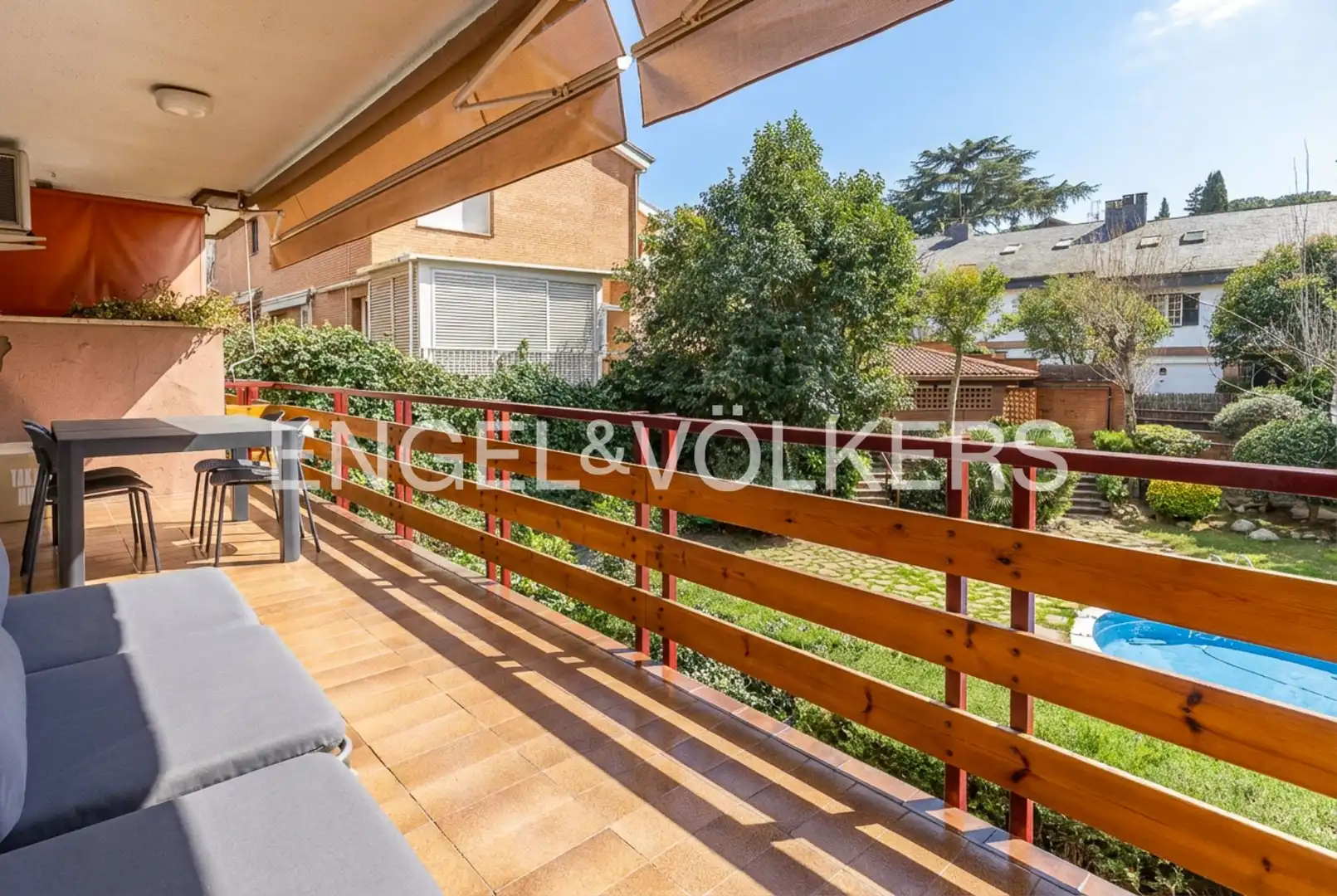 Terraza de Piso en venta en Sant Cugat del Vallès con Aire acondicionado, Calefacción y Jardín privado