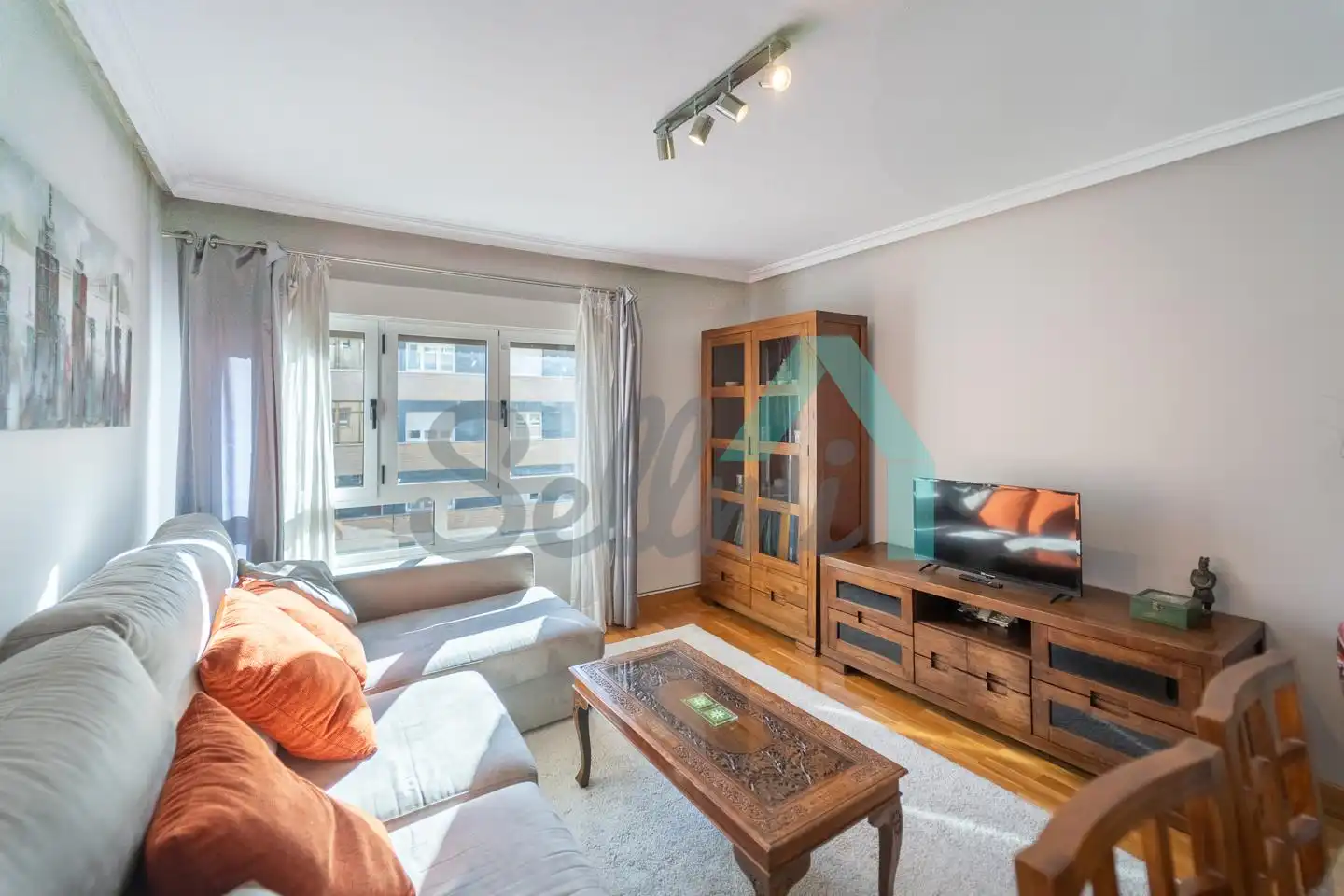 Living room of Flat for rent in Oviedo   with Heating, Parquet flooring and Furnished