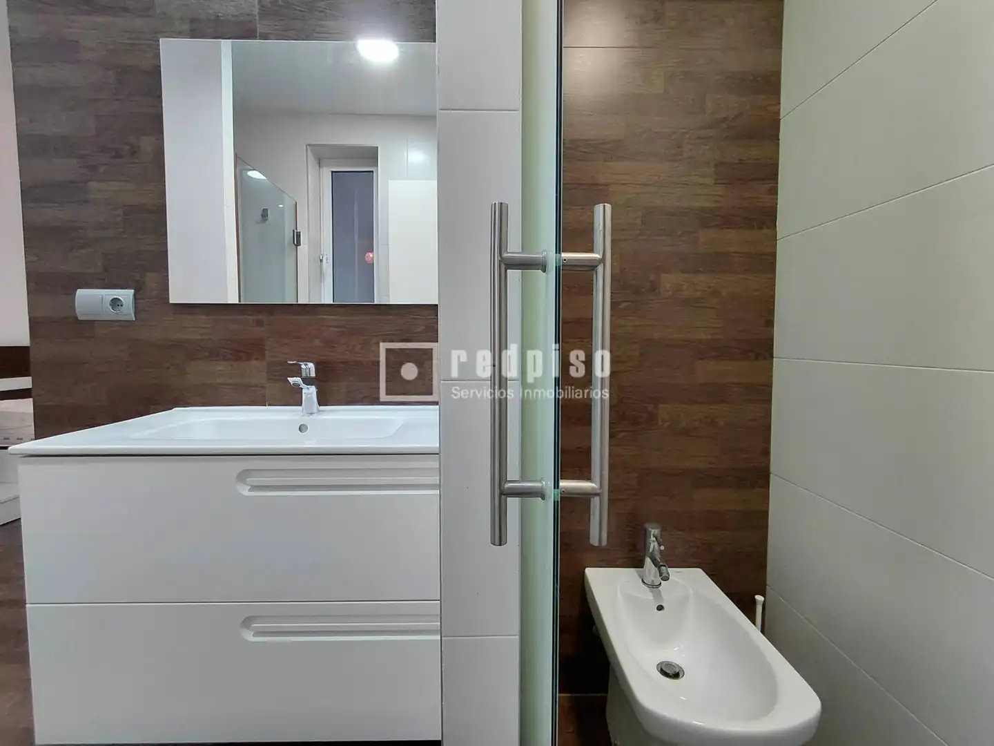Baño de Piso de alquiler en Valencia con Aire acondicionado y Amueblado