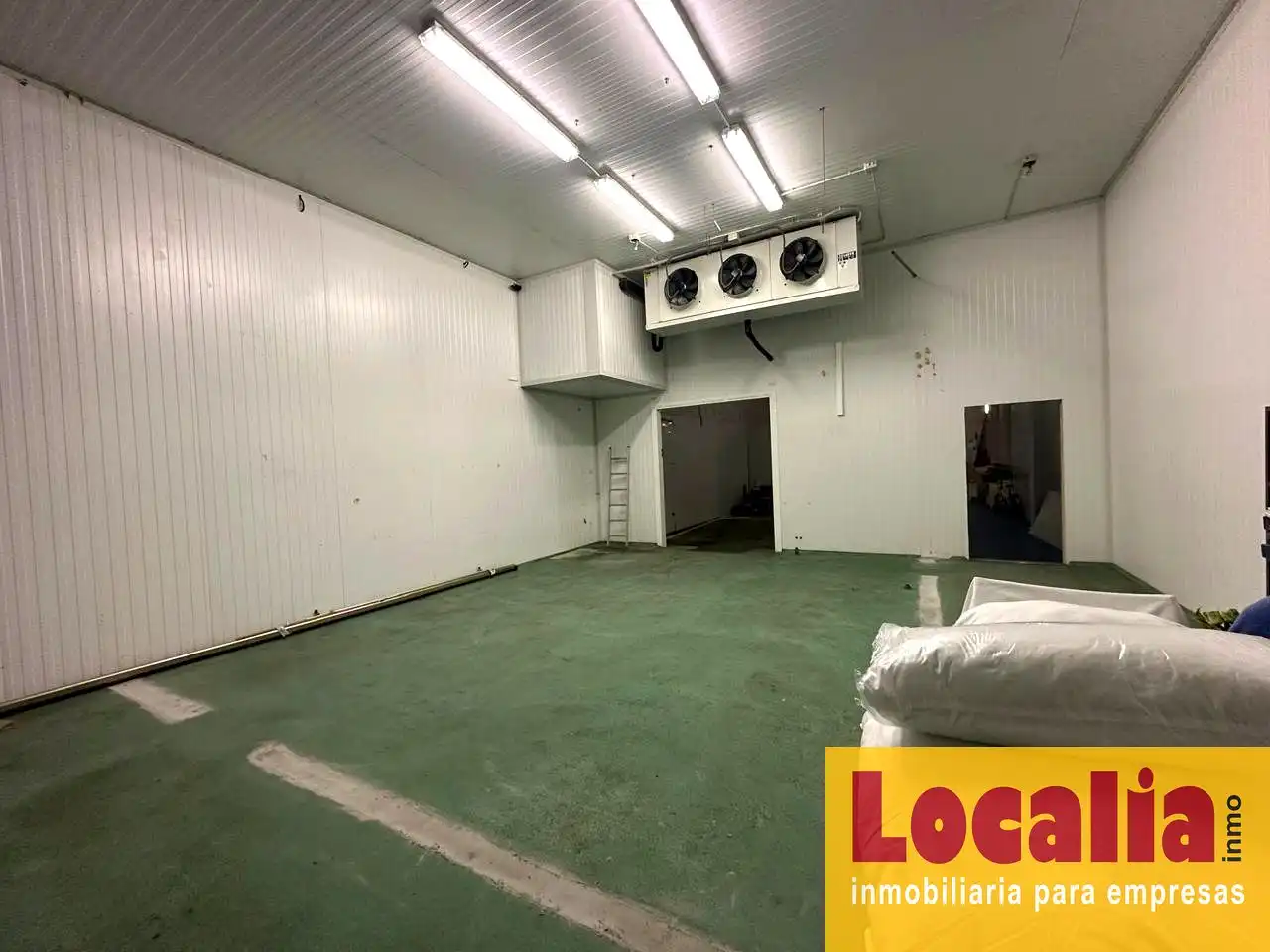 Nave industrial en venta en Santa Cruz de Bezana