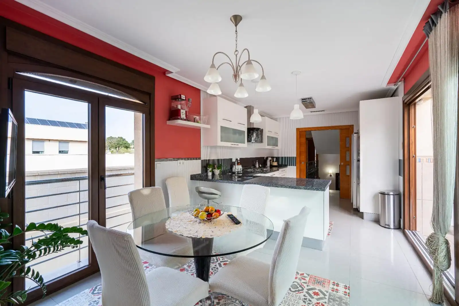 Cocina de Casa o chalet en venta en Almería con Aire acondicionado, Calefacción y Jardín privado