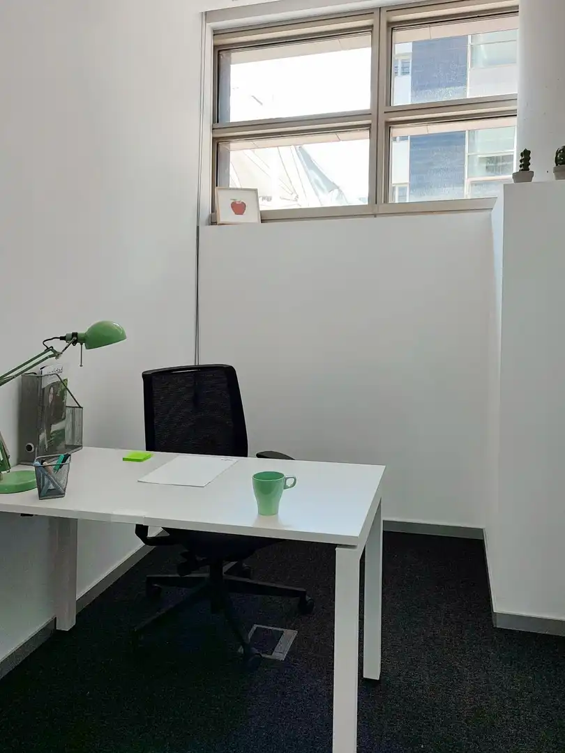 Büro zur Miete in Zaragoza mit Klimaanlage, Heizung und Möbliert