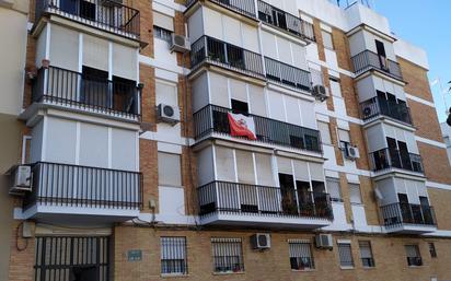 Vista exterior de Pis en venda en Mairena del Aljarafe amb Aire condicionat i Balcó