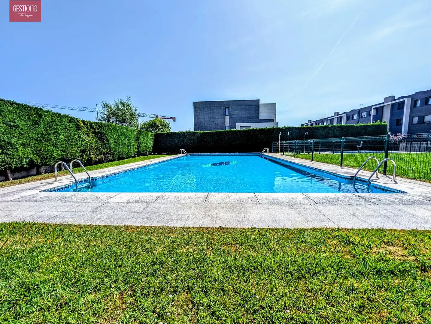 Piscina de Planta baixa en venda en Santander amb Calefacció, Jardí privat i Terrassa