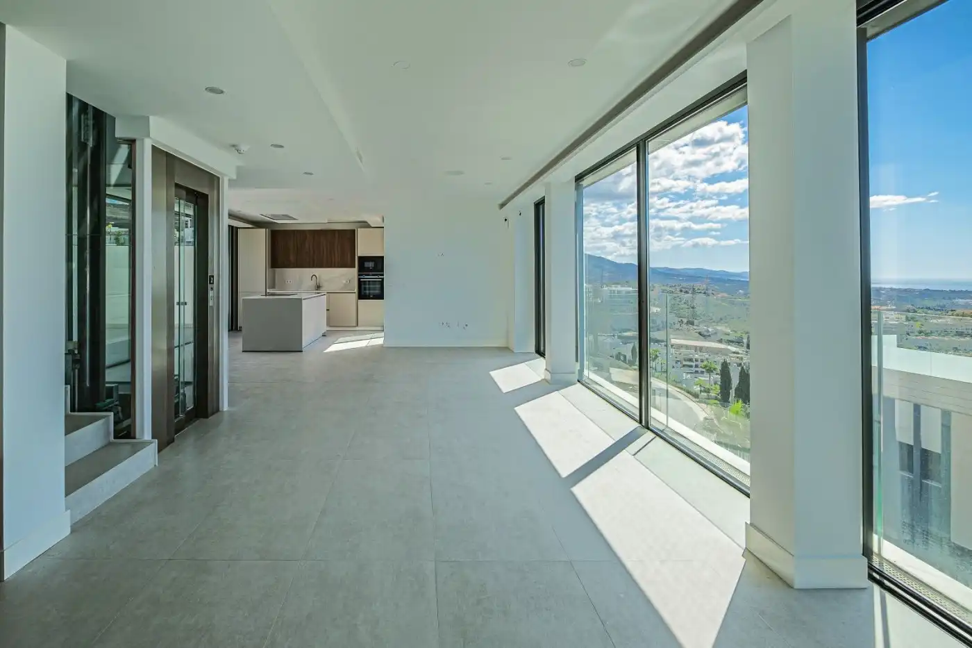 Sala d'estar de Casa o xalet en venda en Benahavís amb Aire condicionat, Jardí privat i Terrassa