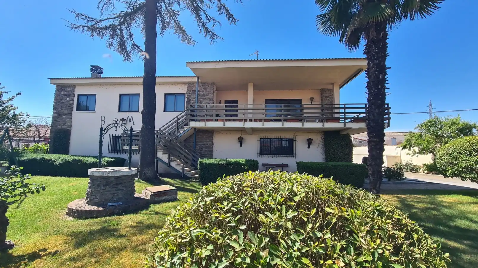 Vista exterior de Casa o xalet en venda en Zamora Capital  amb Calefacció, Jardí privat i Terrassa